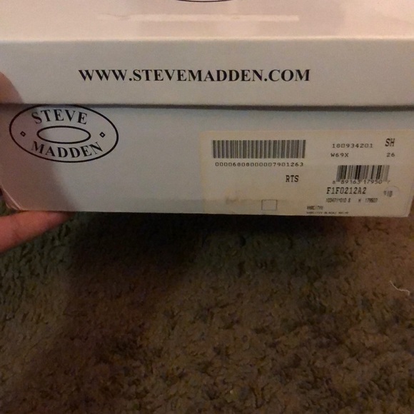 Steve Madden varcityy black/white stiletto heal - Picture 6 of 6